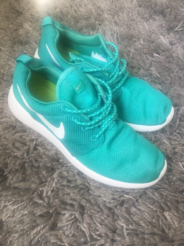 roshe run mint green